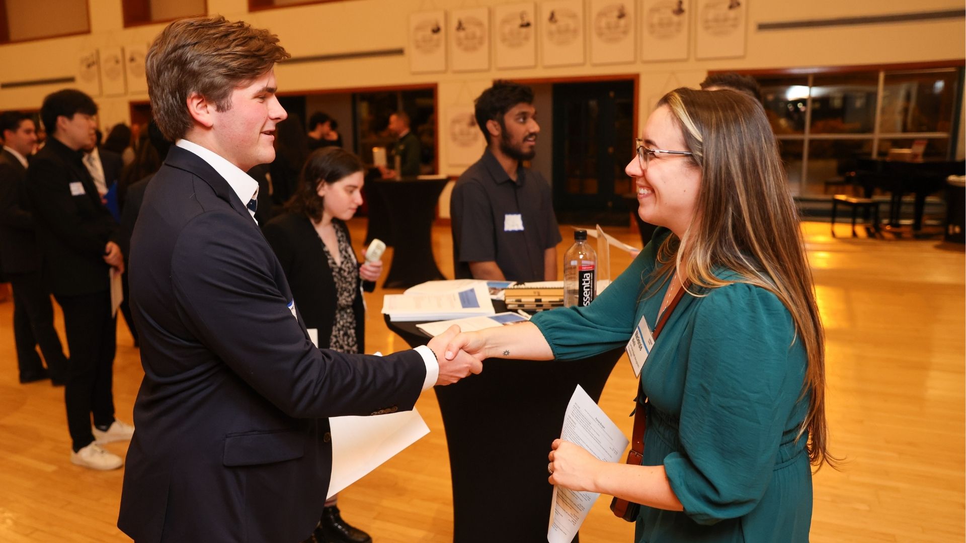 Student_Handshake_Networking