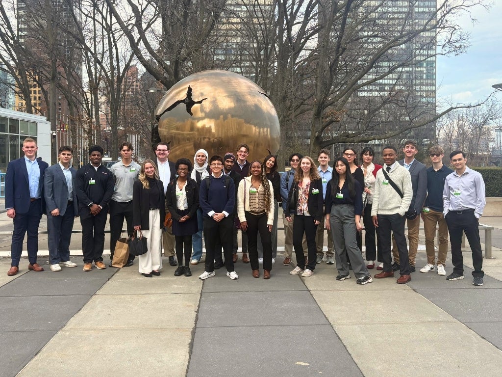 MBAStudentsOnFieldTrip